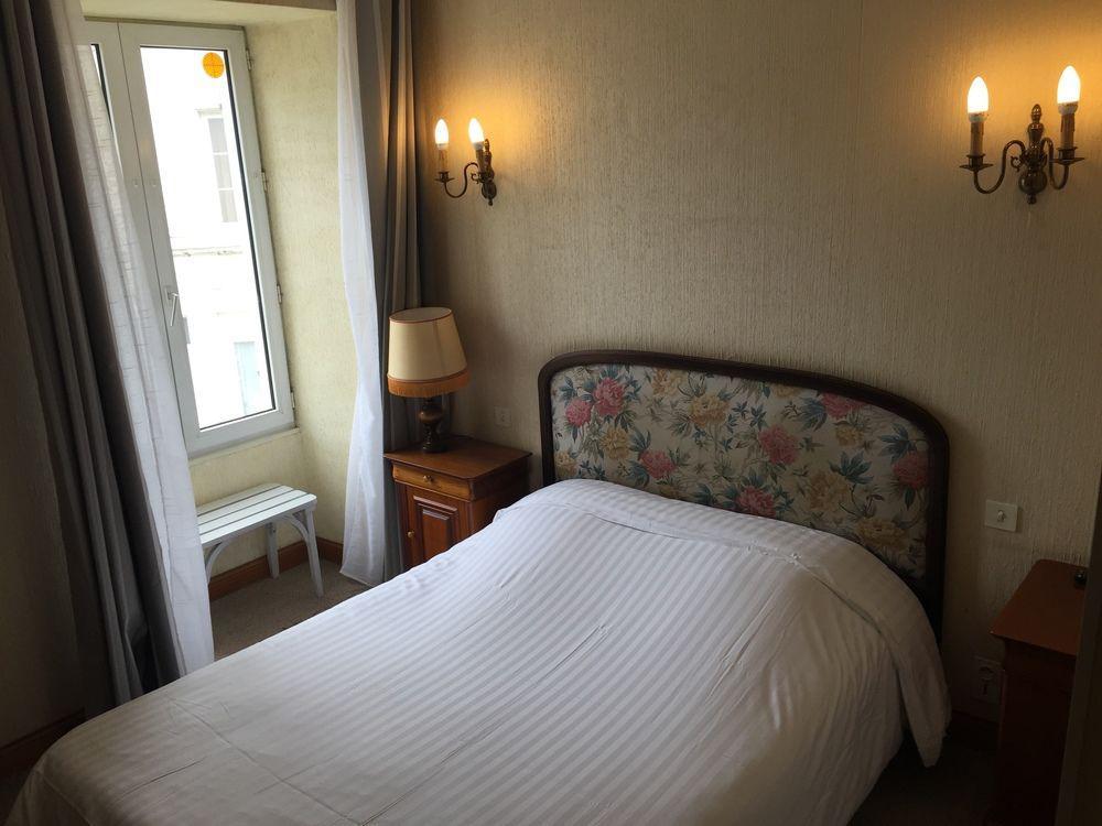 Hotel Central Chaunay Eksteriør billede